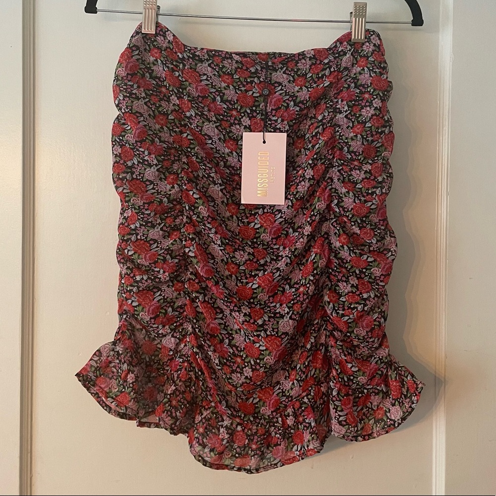 Missguided ruffle floral Skirt